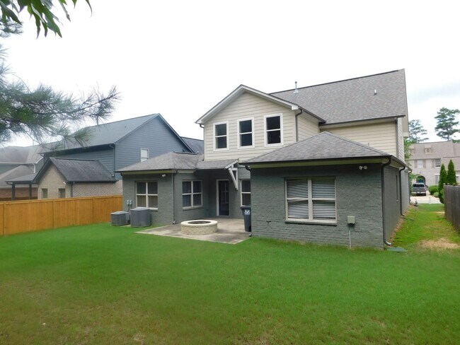 Building Photo - Welcome Home to Luxury Living in Lake Cyrus!