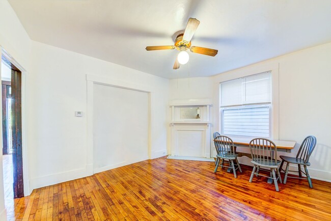 Building Photo - 86 Estella Ave