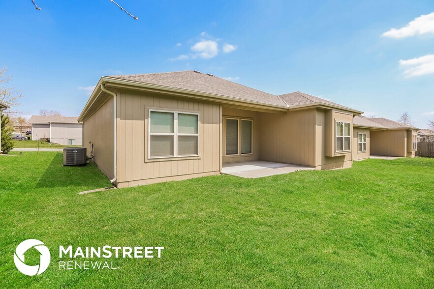 Building Photo - 1504 NE Jaclyn Dr