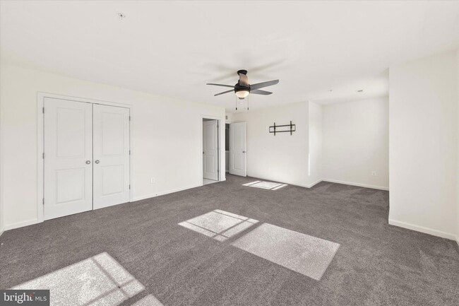 Building Photo - 5559 Trafalgar Cir