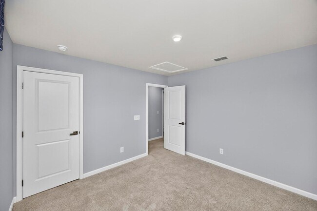 Building Photo - 3004 Red Fox Rdg