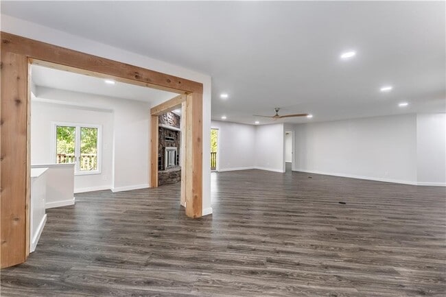 Building Photo - 21 Cora Cir