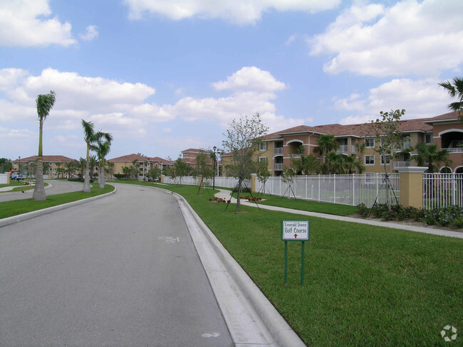 Primary Photo - The Villas at Emerald Dunes