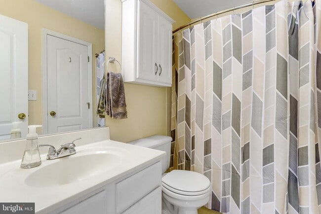 Building Photo - 3819 Watkins Mill Dr