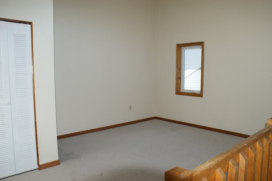 Building Photo - 25 Meadow Pond Dr