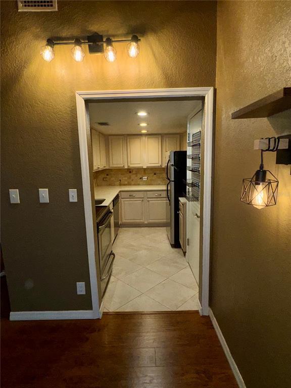 Building Photo - 200 Maitland Ave