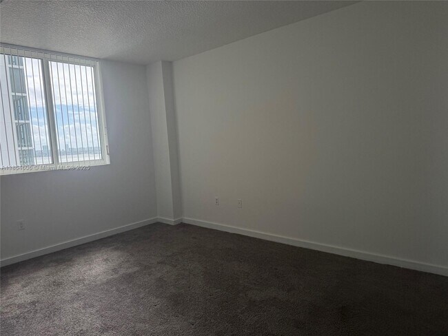 Building Photo - 601 NE 23rd St