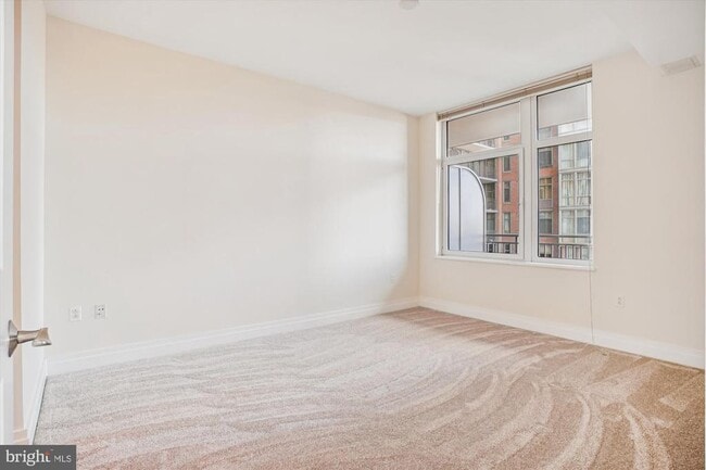 Building Photo - 8220 Crestwood Heights Dr