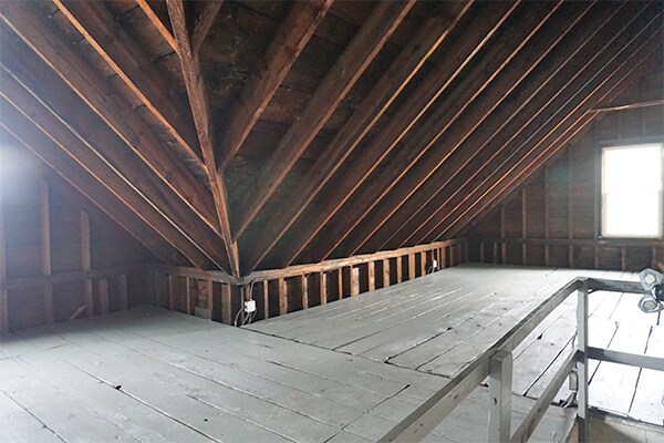Building Photo - 23 Maple St