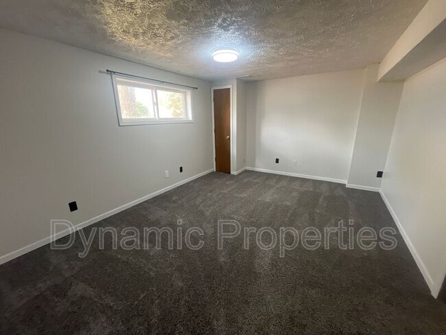 Building Photo - 7009 S 79th St