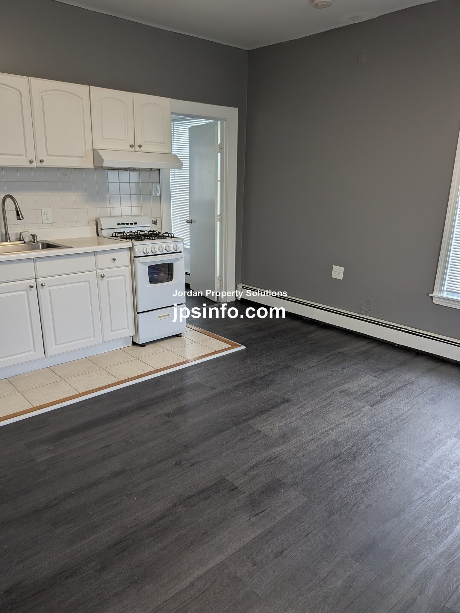 Building Photo - 110 Perkins St