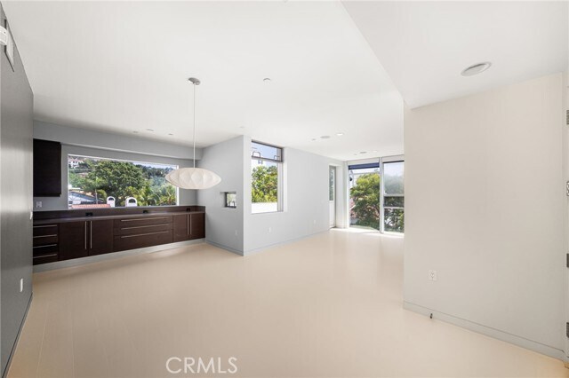 Building Photo - 1351 Havenhurst Dr