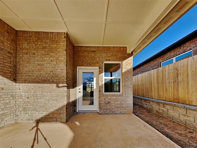 Building Photo - 312 W 3rd St