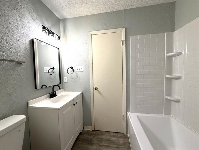 Building Photo - 317 W William Cannon Dr