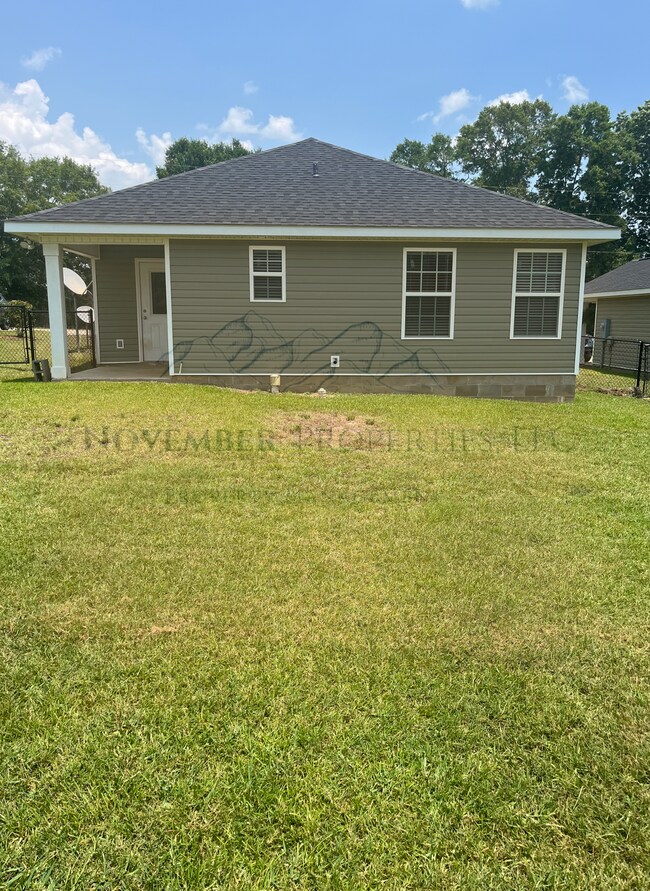 Building Photo - 2322 Middleton Rd
