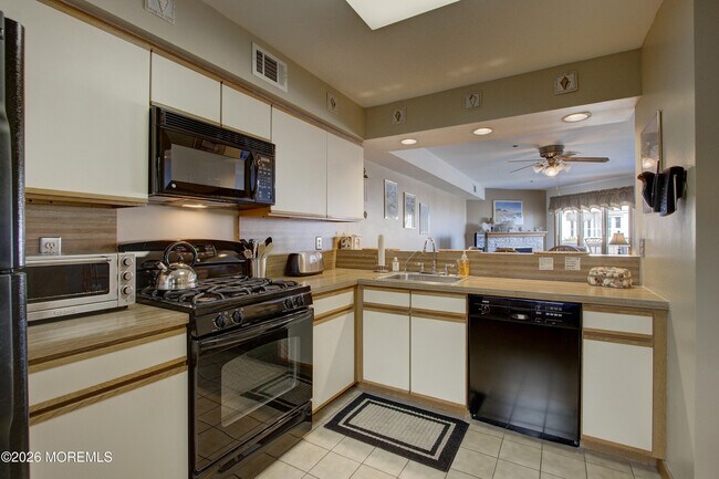 Building Photo - 900 Ocean Ave