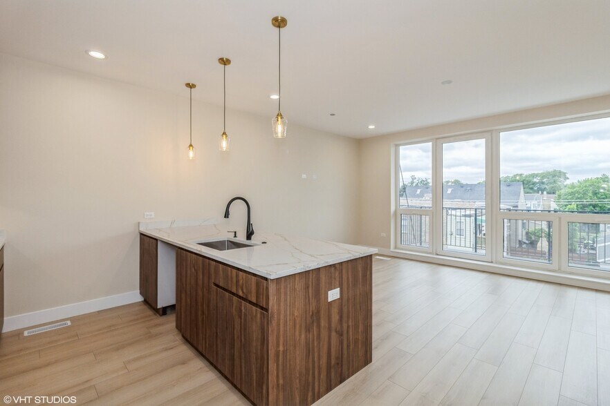 Building Photo - 3045 W Irving Park Rd