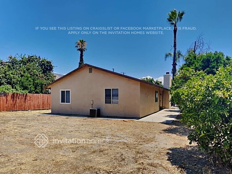 Building Photo - 4268 Cedar Dr