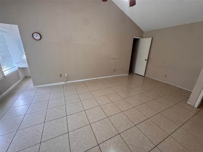 Building Photo - 3423 Pecan Point Dr