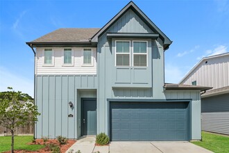 Building Photo - 9835 Willow Creek Commerce Dr