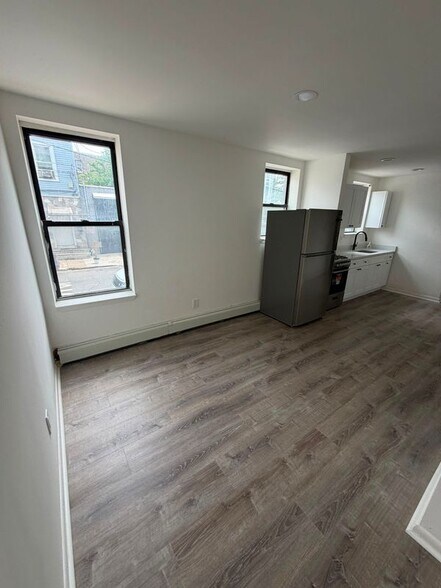 Building Photo - 16 Bergen Ave