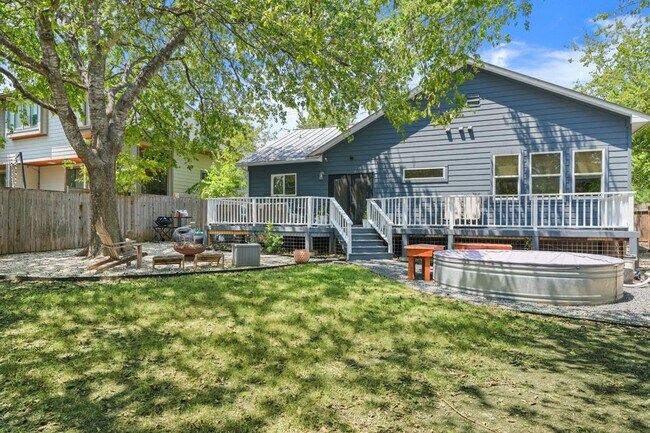 Building Photo - 2501 Del Curto Rd