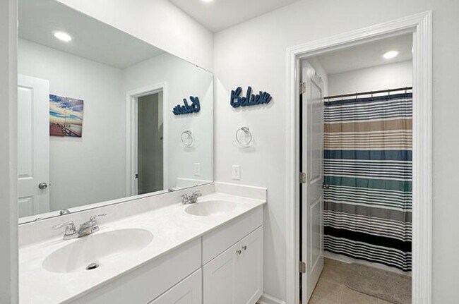 Building Photo - Spacious 5 Bedroom Home in West Ashley – P...