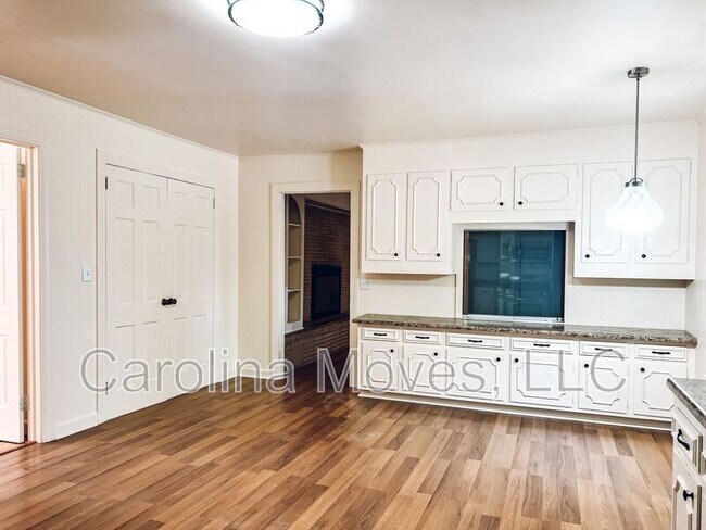 Building Photo - 609 Jacobs Rd