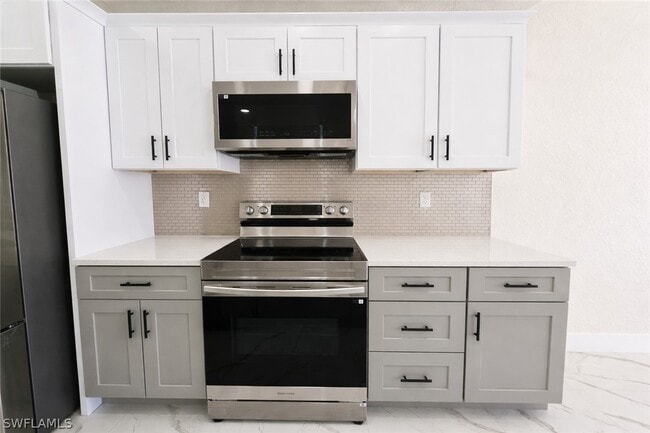 Building Photo - 2423 Milton Ave S