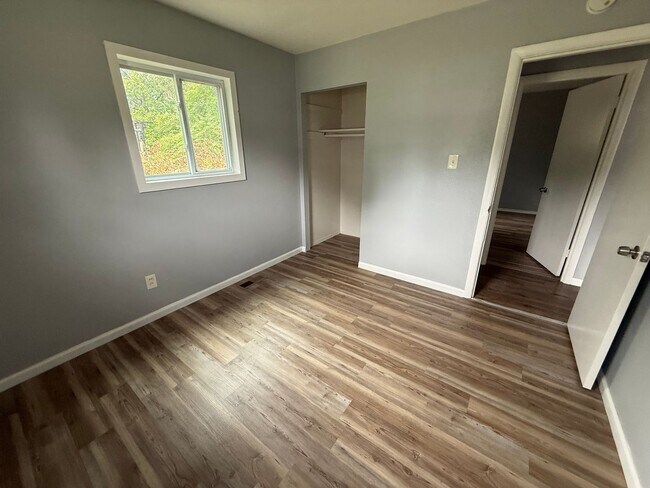 Building Photo - 1609 Armand Dr