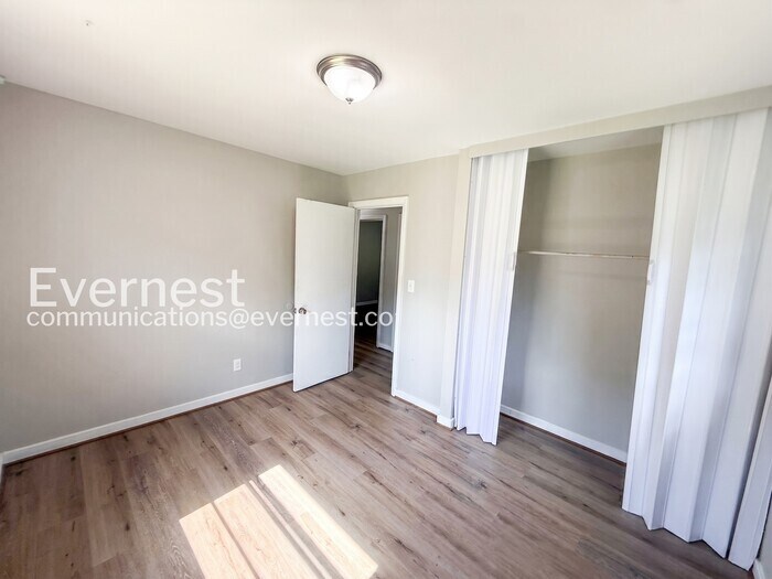 Building Photo - 1645 18th Way SW