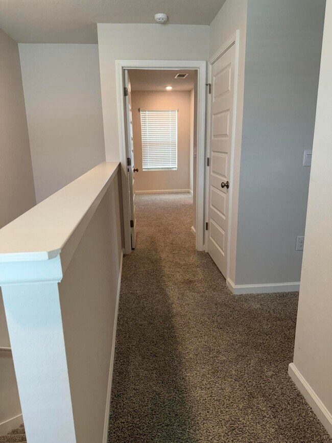 Building Photo - 2800 Tallgrass Ct