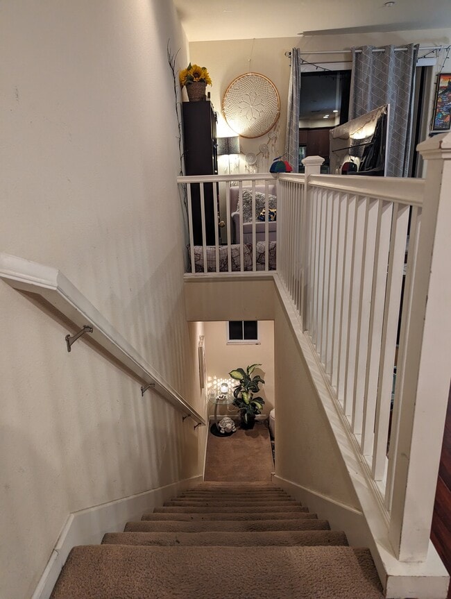 Building Photo - 764 Grandview Ter