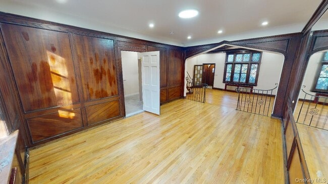 Building Photo - 90-09 68th Ave