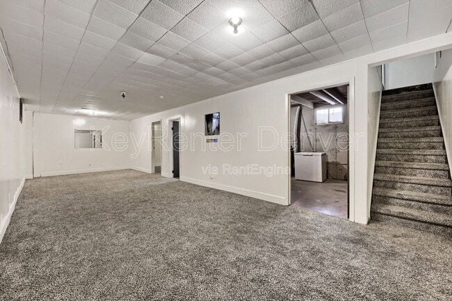 Building Photo - 5543 Atchison St