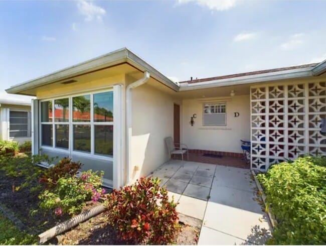 Building Photo - 4515 NW 3rd Ct