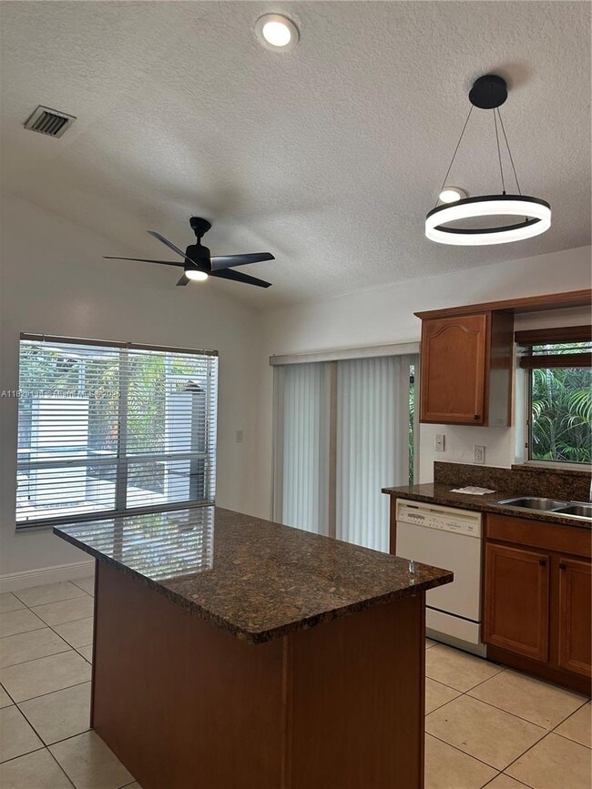 Building Photo - 10281 NW 11th Ct