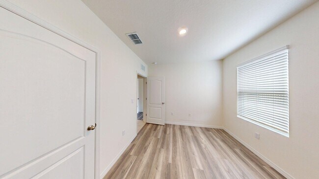 Building Photo - 4 BR 2 BA  Perfect Home - CASCADES SUBDIVI...