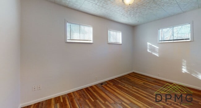 Building Photo - 2915 S Catherine St