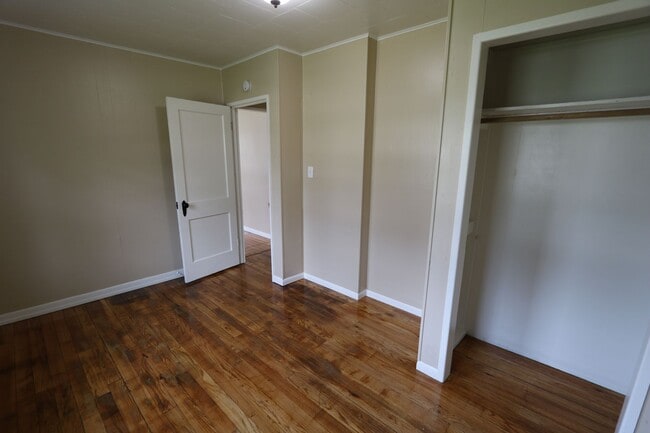 Building Photo - 2407-2407 Flint Hills Dr