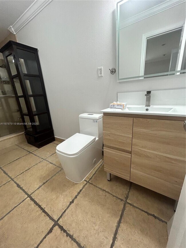 Building Photo - 1320 SW 102nd Ct