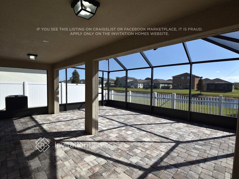 Building Photo - 10619 Laguna Plains Dr