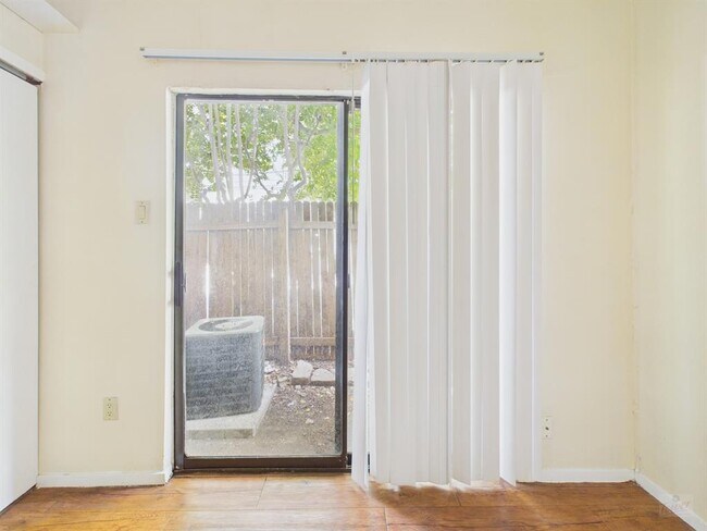 Building Photo - 2815 Rio Grande St