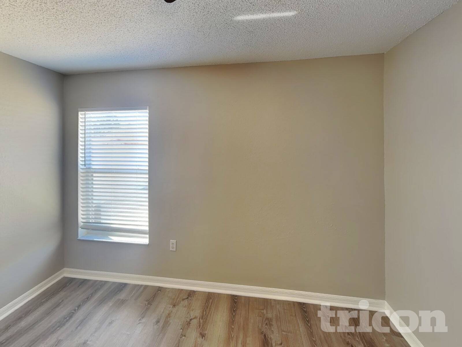 Building Photo - 7152 Summit Dr