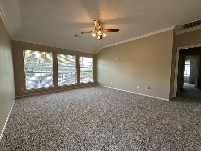 Building Photo - 4407 Magnolia Ln