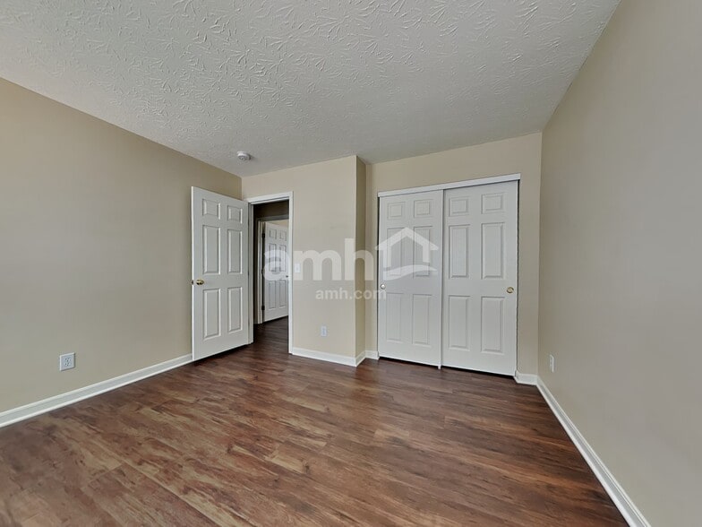 Building Photo - 315 Keswick Dr