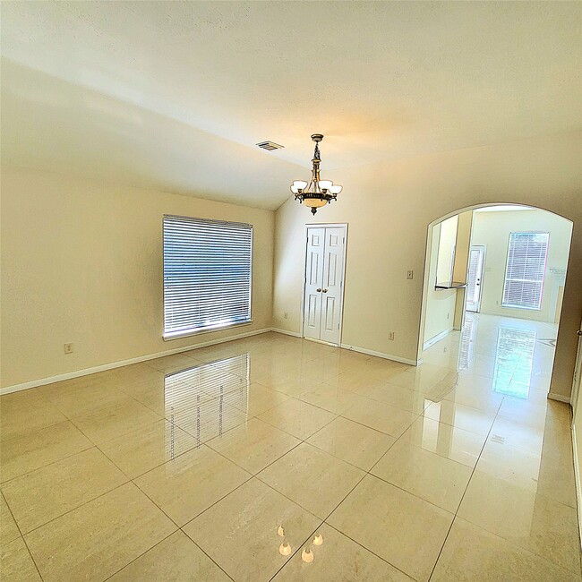 Building Photo - 12923 Dove Point Ln