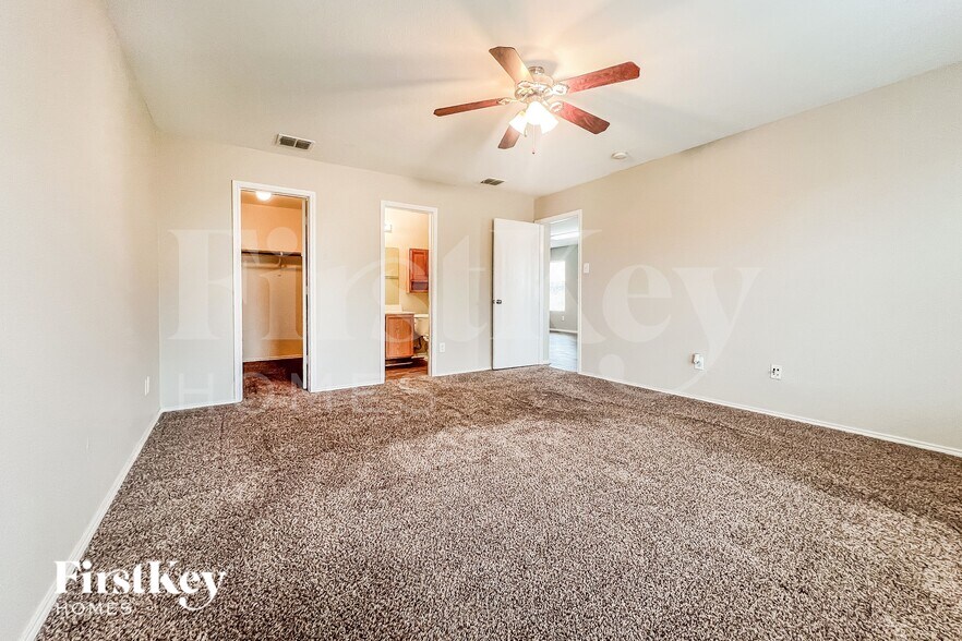 Building Photo - 2025 Kickapoo Trail