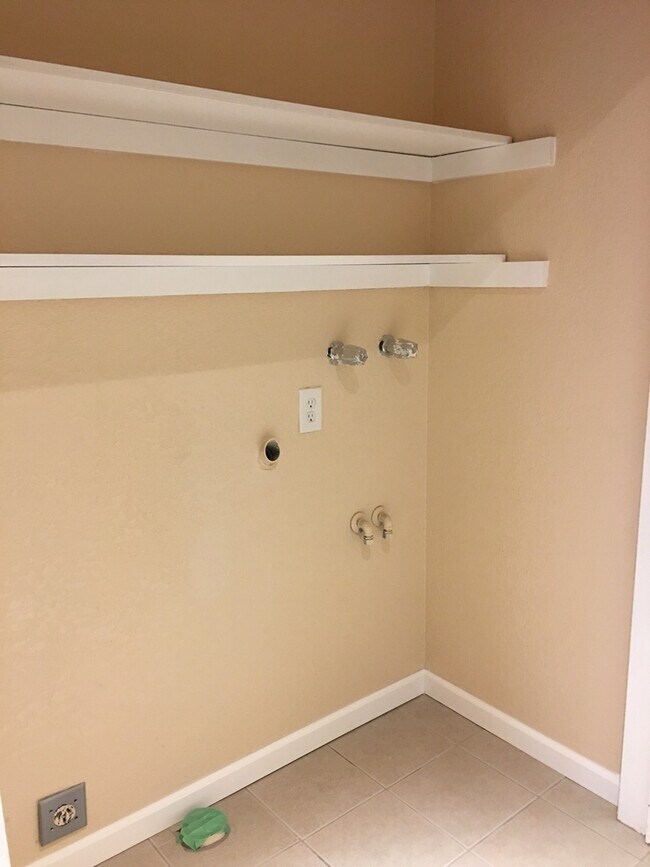 Building Photo - 3 bedroom 2 bathroom house - Stewart Lennox