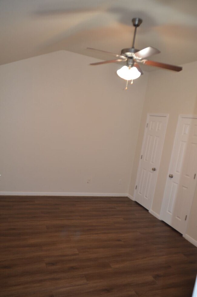 Building Photo - 2918 Starlight Dr